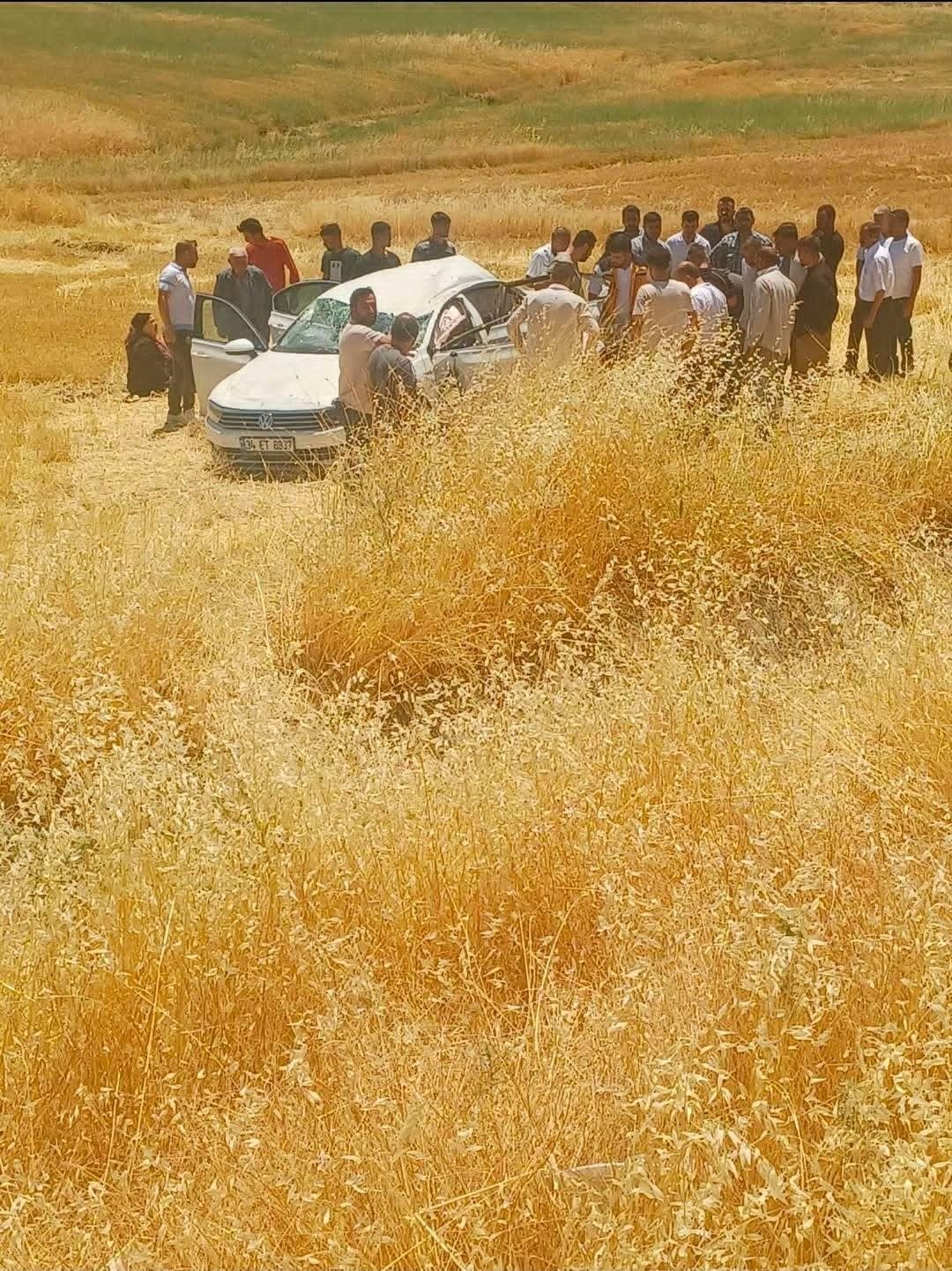 Diyarbakır’da otomobil tarlaya yuvarlandı: 5 yaralı 4 diyarbakirda otomobil tarlaya yuvarlandi 5 yarali 0