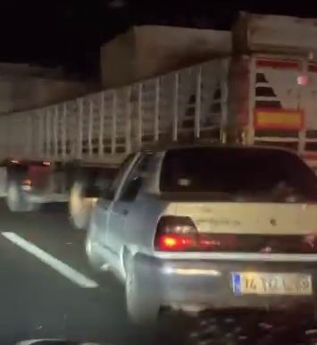 Diyarbakır’da otomobil tırın altına girdi: 1 yaralı 5 diyarbakirda otomobil tirin altina girdi 1 yarali 1 Jmnmtnwk