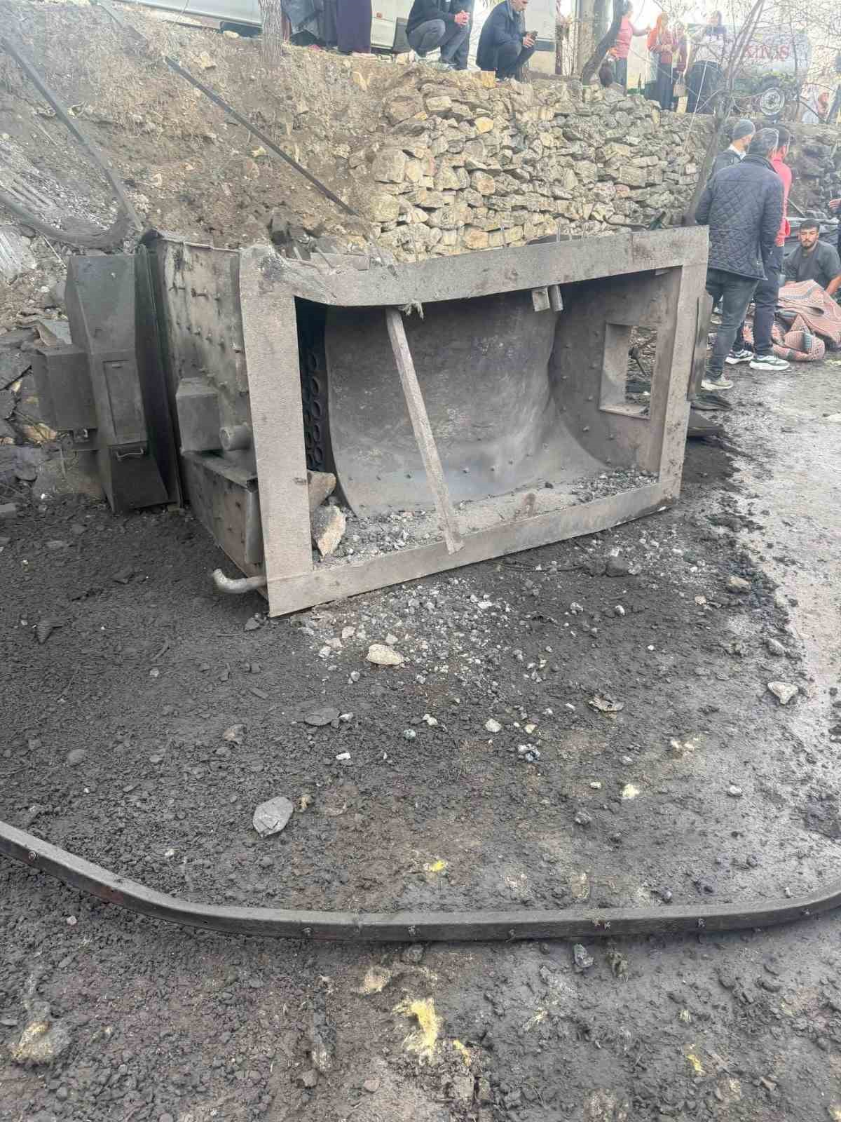 diyarbakirda peynir fabrikasinda patlama 5 yarali 4