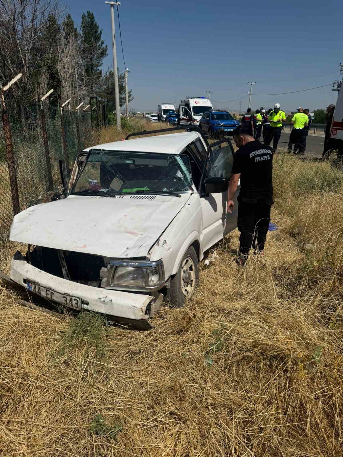 diyarbakirda pikap yoldan cikip takla atti 7 yarali 0