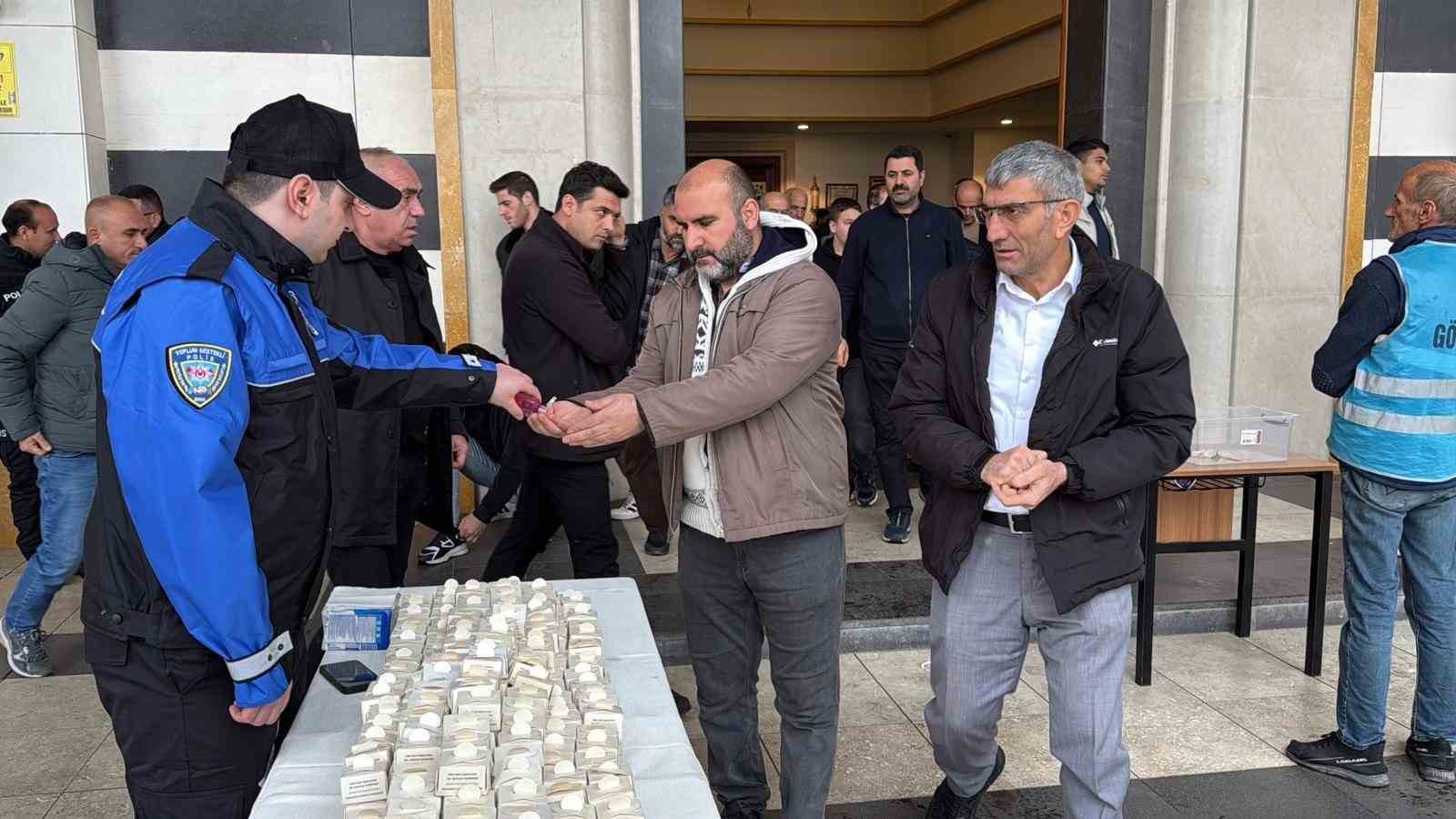 Diyarbakır’da Polis Haftası dolayısıyla mevlit okundu 6 diyarbakirda polis haftasi dolayisiyla mevlit okundu 2 A3HEhlDe
