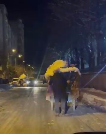 diyarbakirda polisten yurekleri isitan goruntu 1 1h3nZwzT