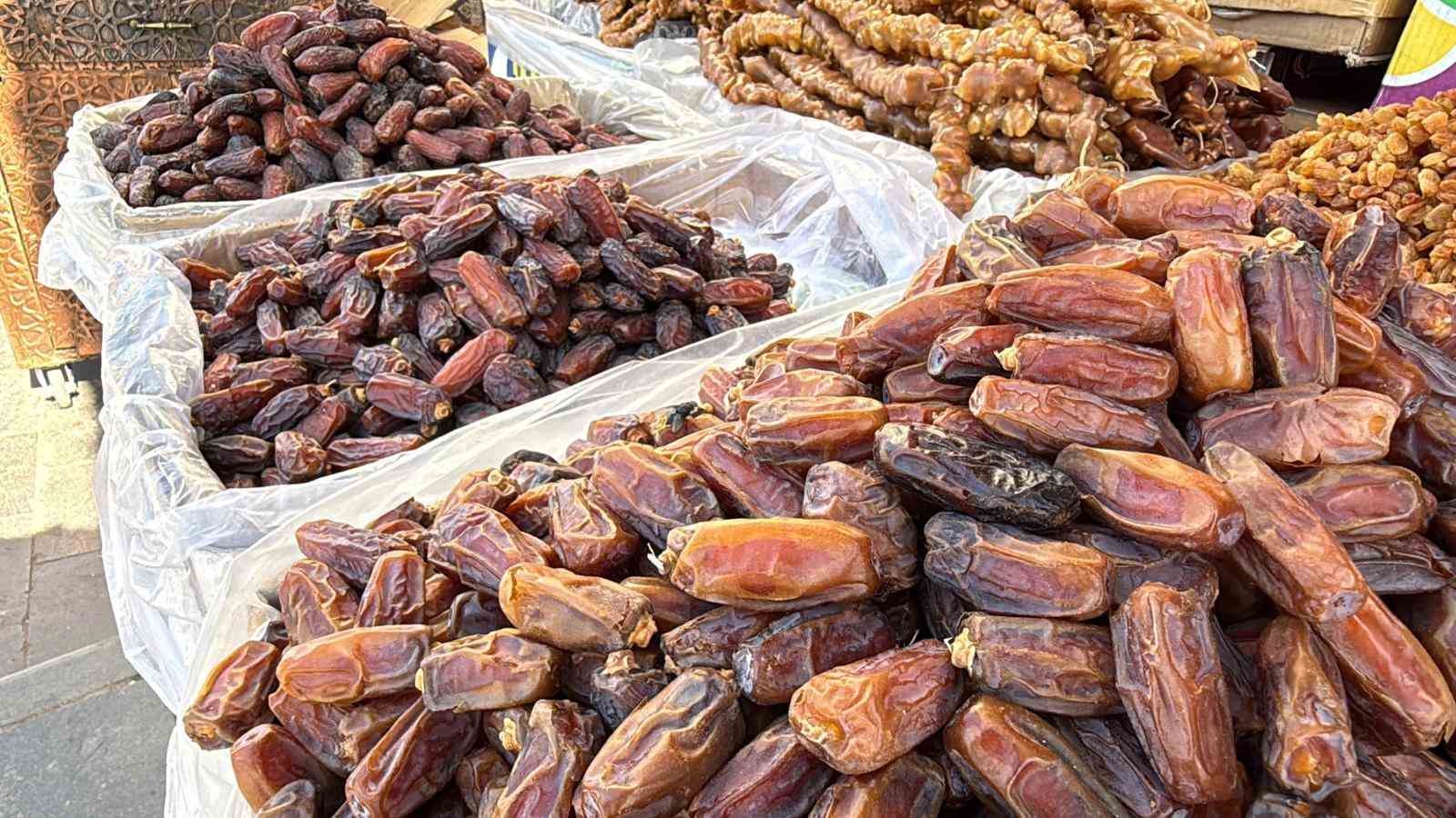 diyarbakirda ramazan ayinda hurma tezgahlarina yogun ilgi 3 54bWEQ75