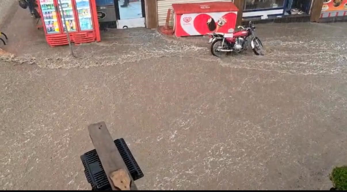 diyarbakirda saganak caddeleri gole cevirdi 0 I59dApun