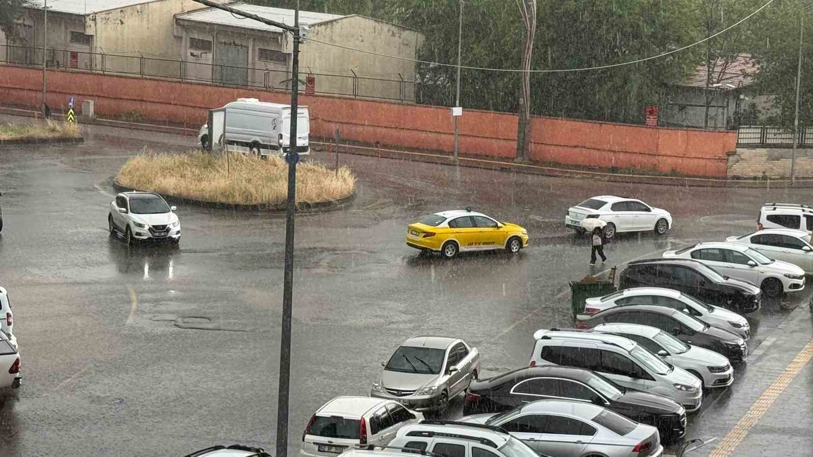 diyarbakirda saganak etkili oldu 1 GU4jdIBq