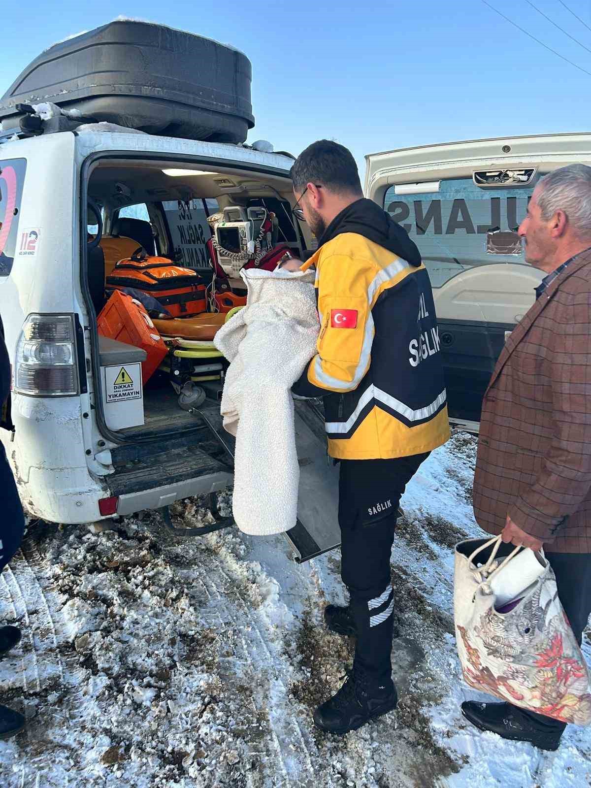 diyarbakirda saglik ekipleri kar ve tipi demeden zamanla yaristi 5 YT51FuYq