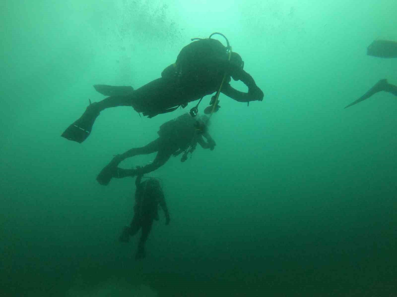diyarbakirda sak timi arama faaliyetleri esnasinda delil de topluyor 4 1XMIkNGi