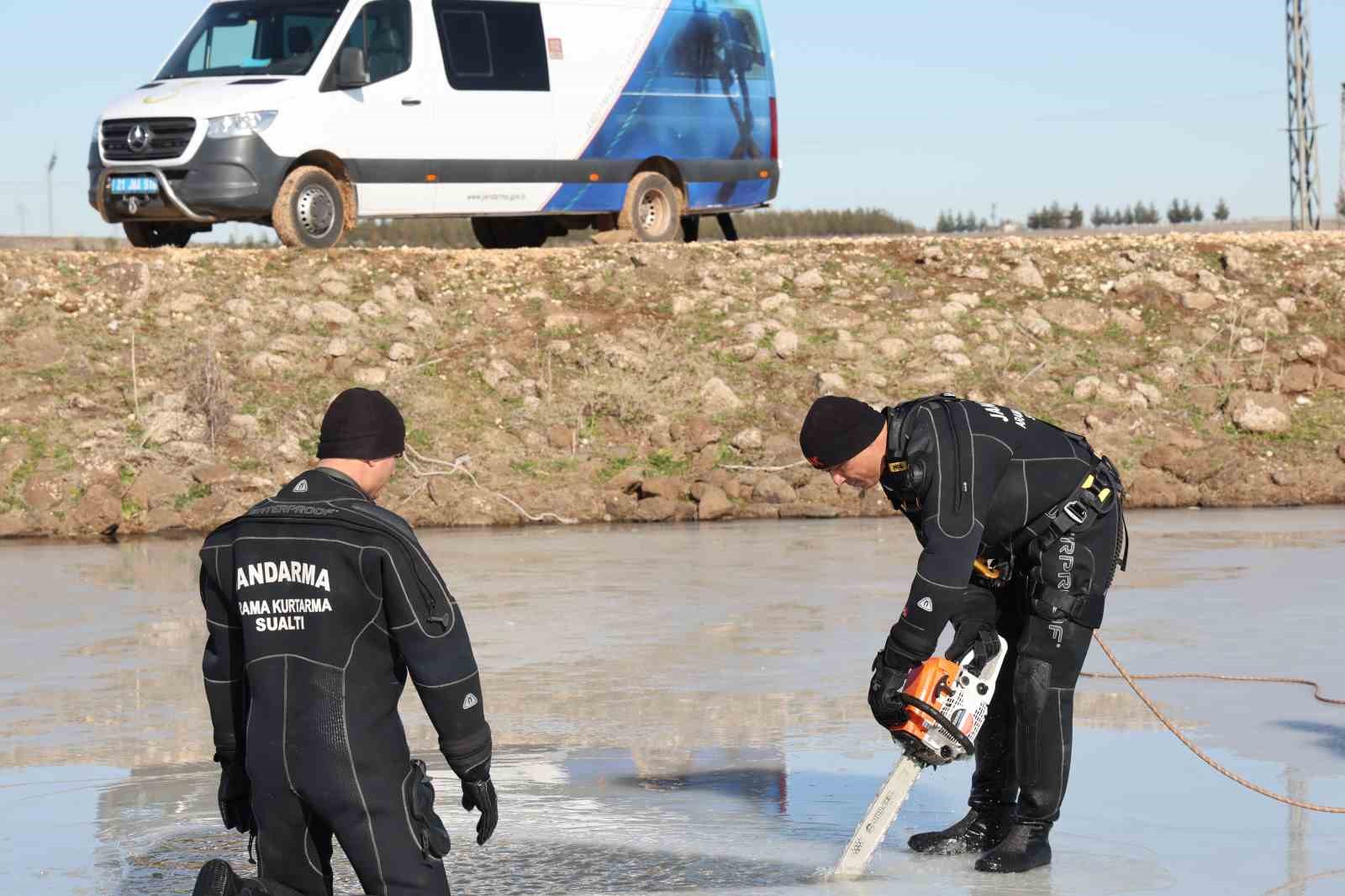diyarbakirda sak timi arama faaliyetleri esnasinda delil de topluyor 6 E5zWnhXL