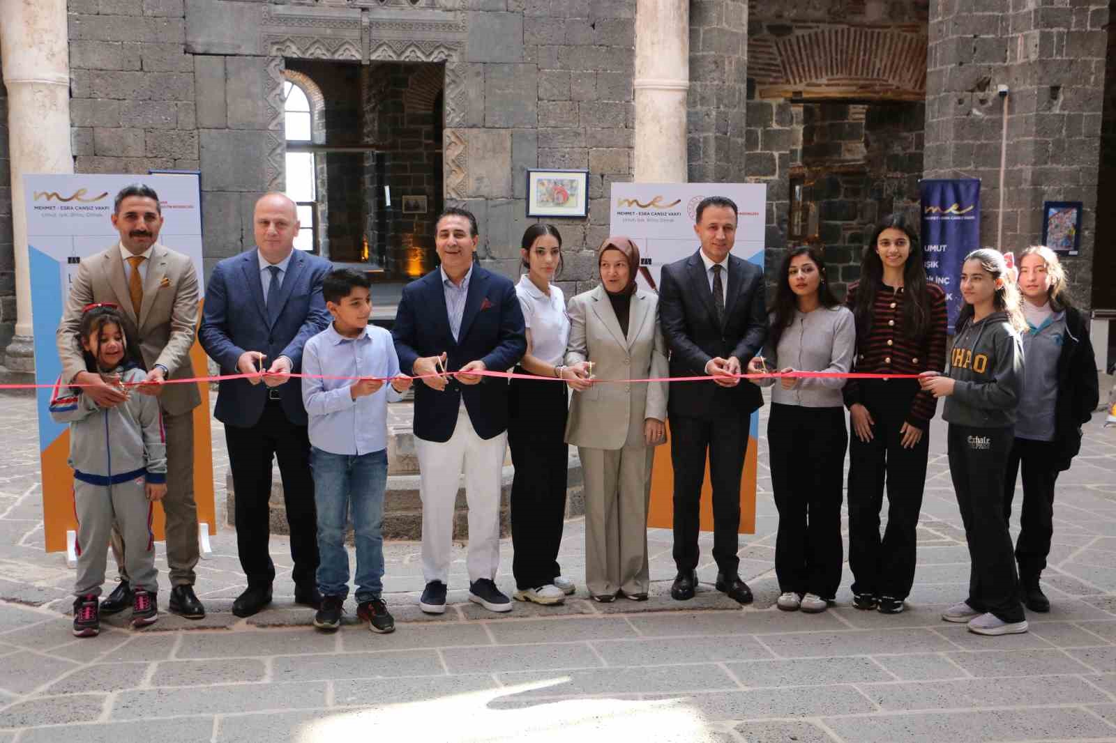 diyarbakirda sanatla bulusan genc yetenekler odullerini aldi 10 PfFfg8mD