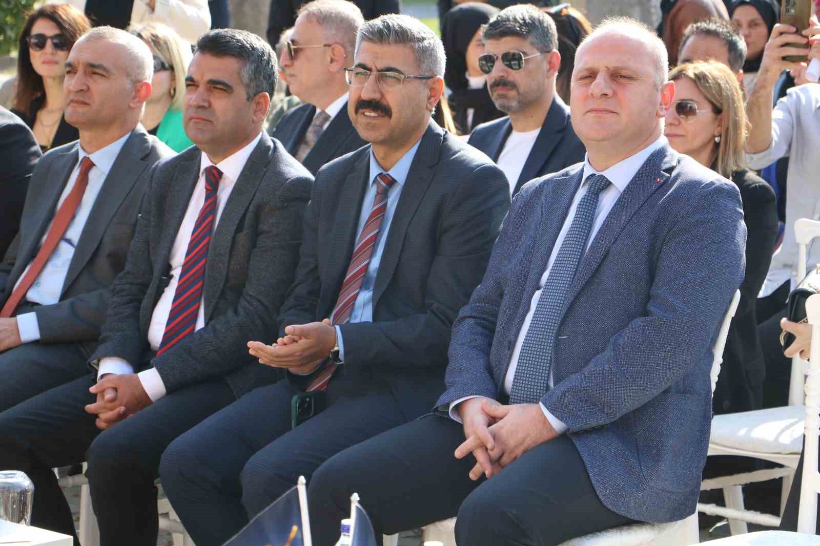 diyarbakirda sanatla bulusan genc yetenekler odullerini aldi 6 BDSmuKln