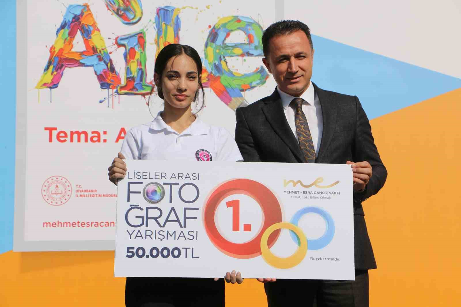 diyarbakirda sanatla bulusan genc yetenekler odullerini aldi 9 cNPCw5Pd