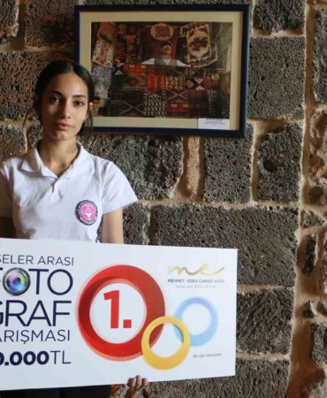 diyarbakirda-sanatla-bulusan-genc-yetenekler-odullerini-aldi-jwE86n1Z.jpg