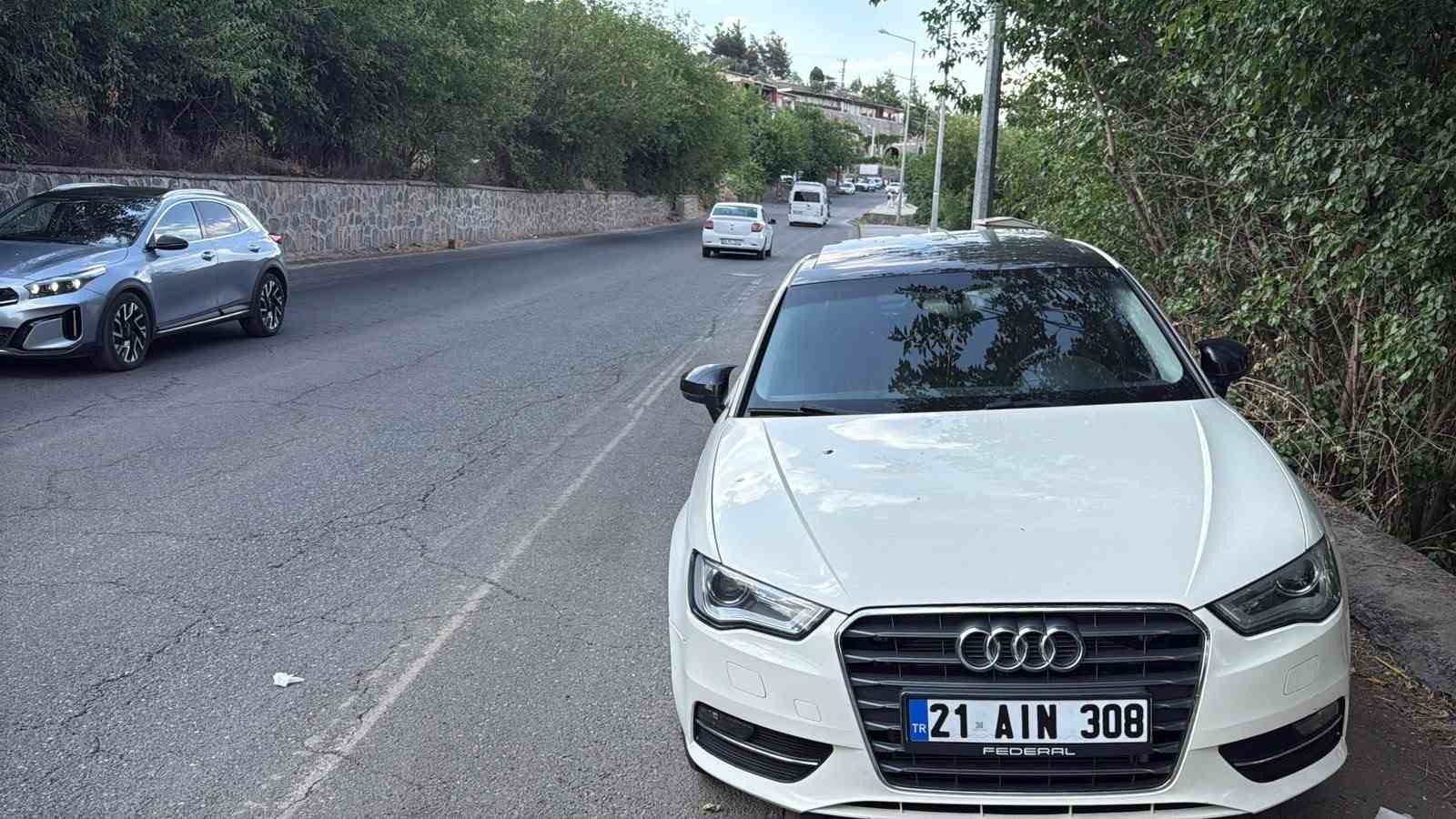 diyarbakirda seyir halindeki araca silahli saldiri 1 agir yarali 3 t2y4QATy