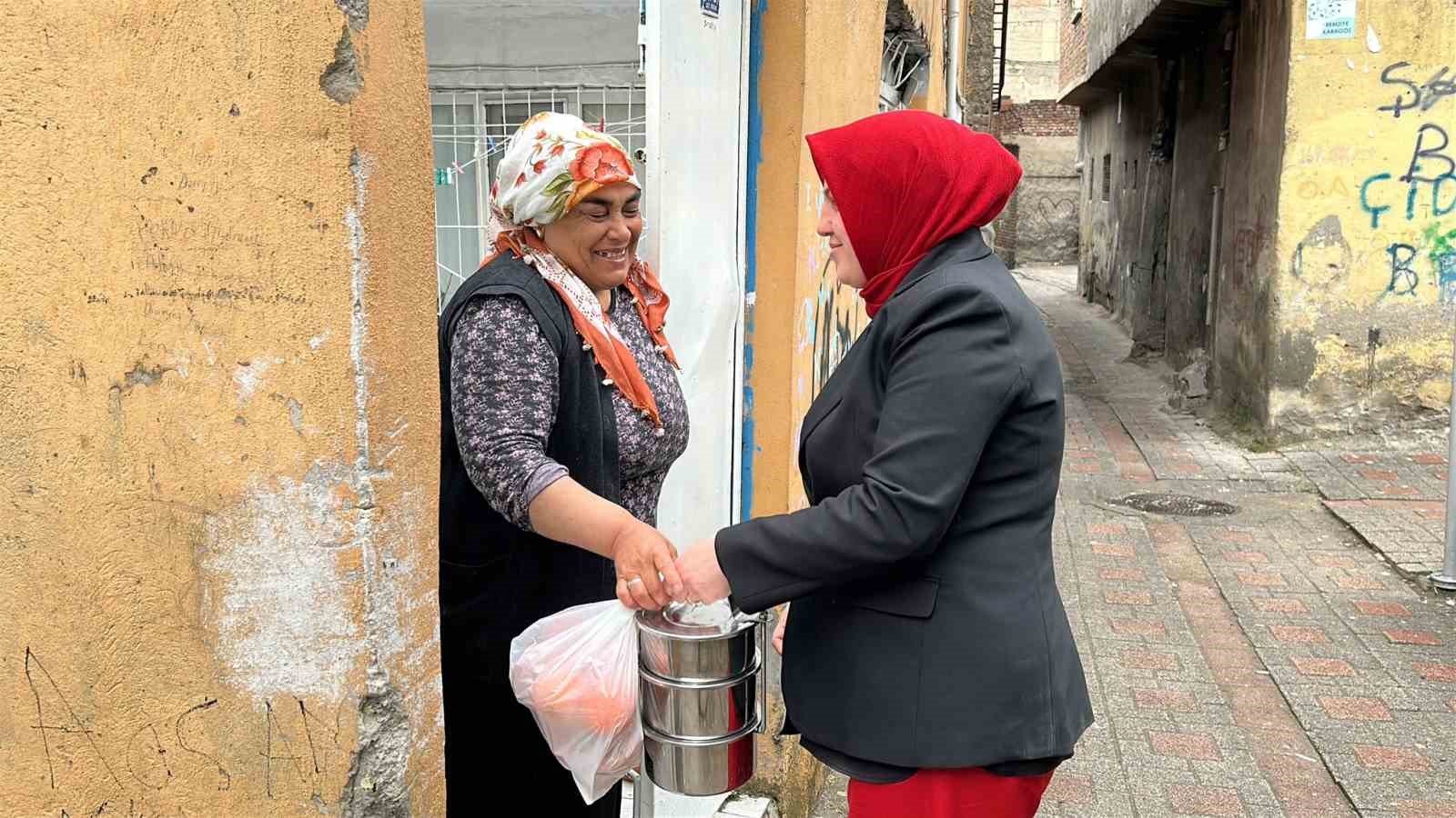 diyarbakirda sicak yemek destegi ihtiyac sahiplerine umut oluyor 5 6EcYbrKg
