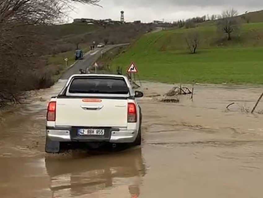 diyarbakirda siddetli yagis koye ulasim kesildi bazi vatandaslar mahsur kaldi 1 MNZKqQZE