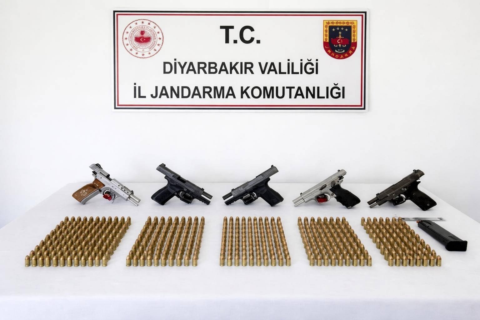 diyarbakirda silah kacakciligi operasyonu 0 qe3D1O6e