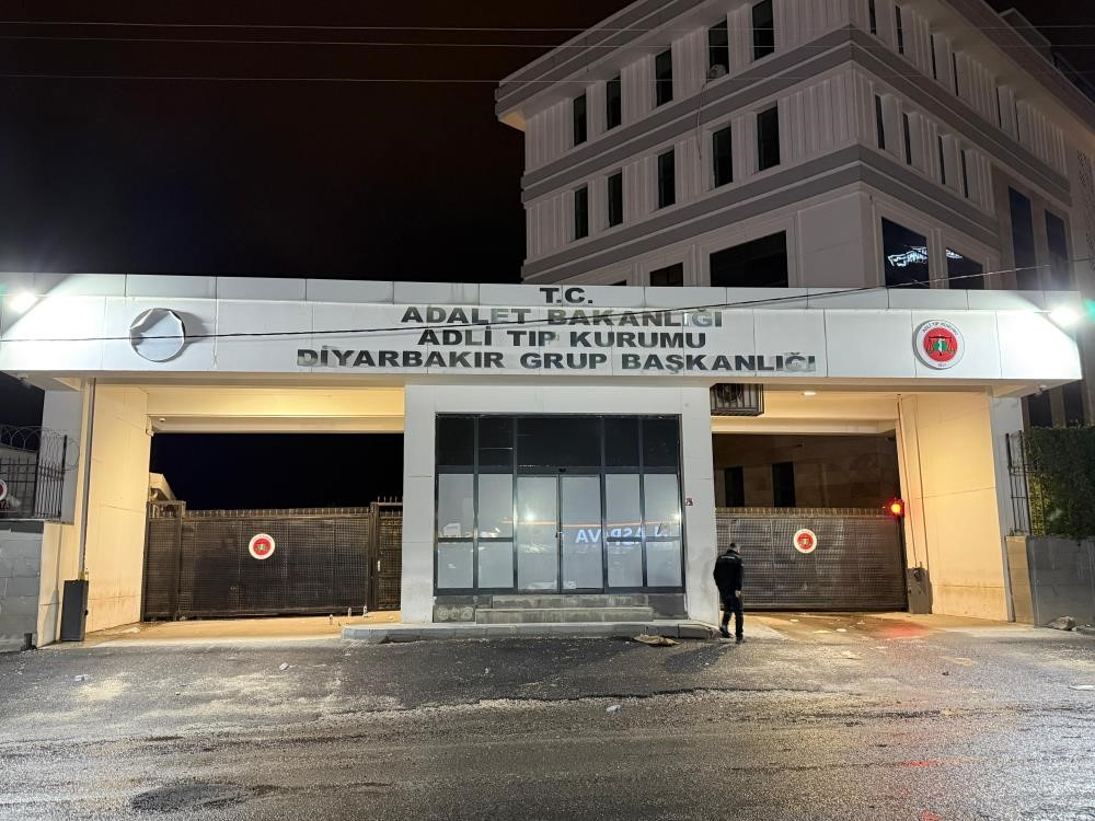 diyarbakirda silahli saldiri 1 olu 1 yarali 0 OshjbNSm
