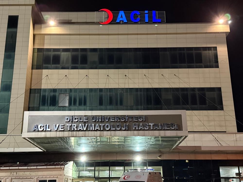 diyarbakirda silahli saldiri 1 olu 1 yarali 2 bbuItzYi
