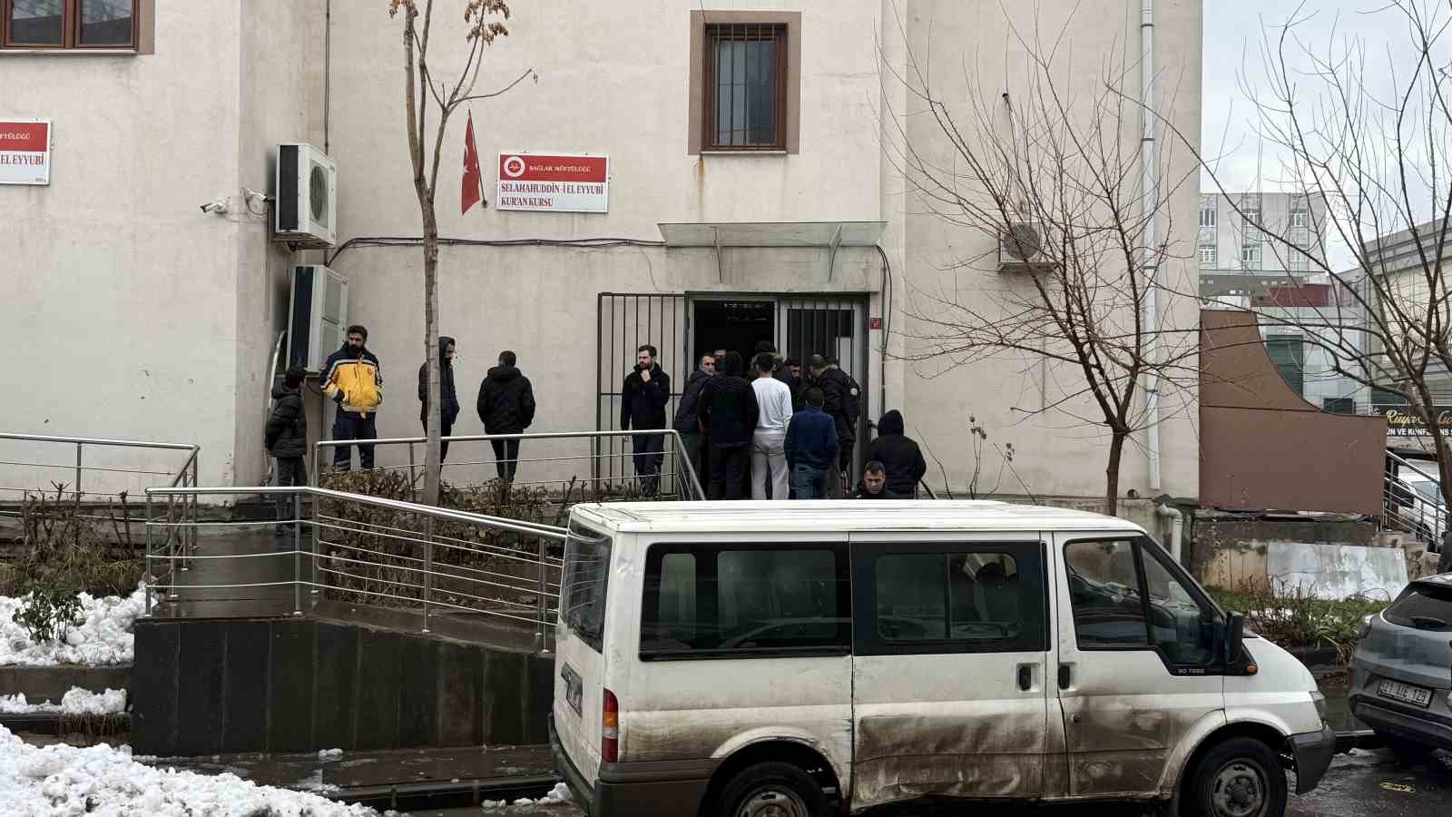 diyarbakirda silahli saldiri 1 olu 1 yarali 3 sIk1vUN8