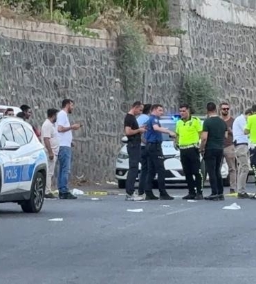 diyarbakirda-silahli-saldirida-agir-yaralanan-sahis-hayatini-kaybetti-AWVIn6XD.jpg