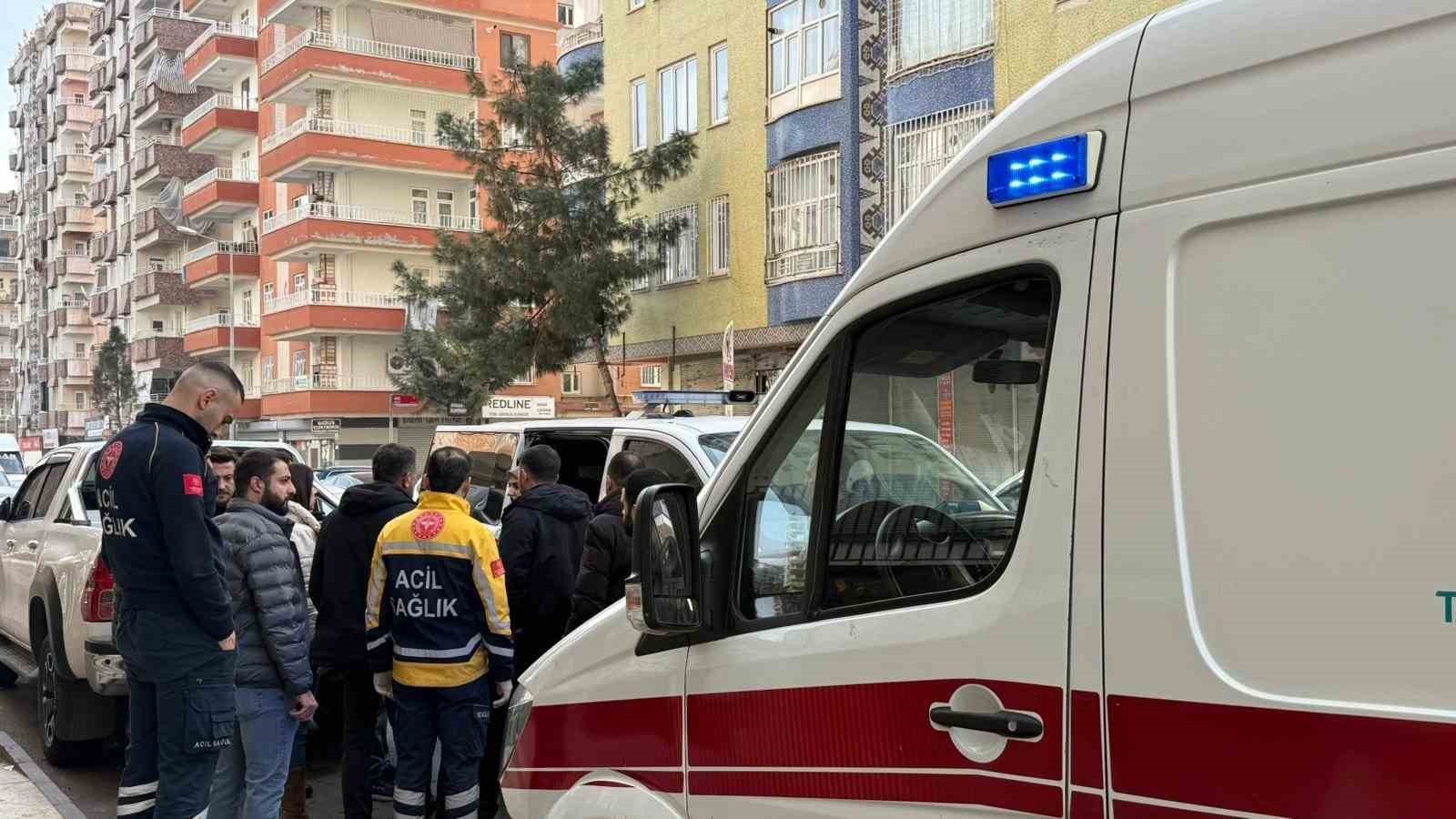 diyarbakirda sinir krizi geciren anne 2 aylik bebegini pencereden atti 5 iQ1RzUnK