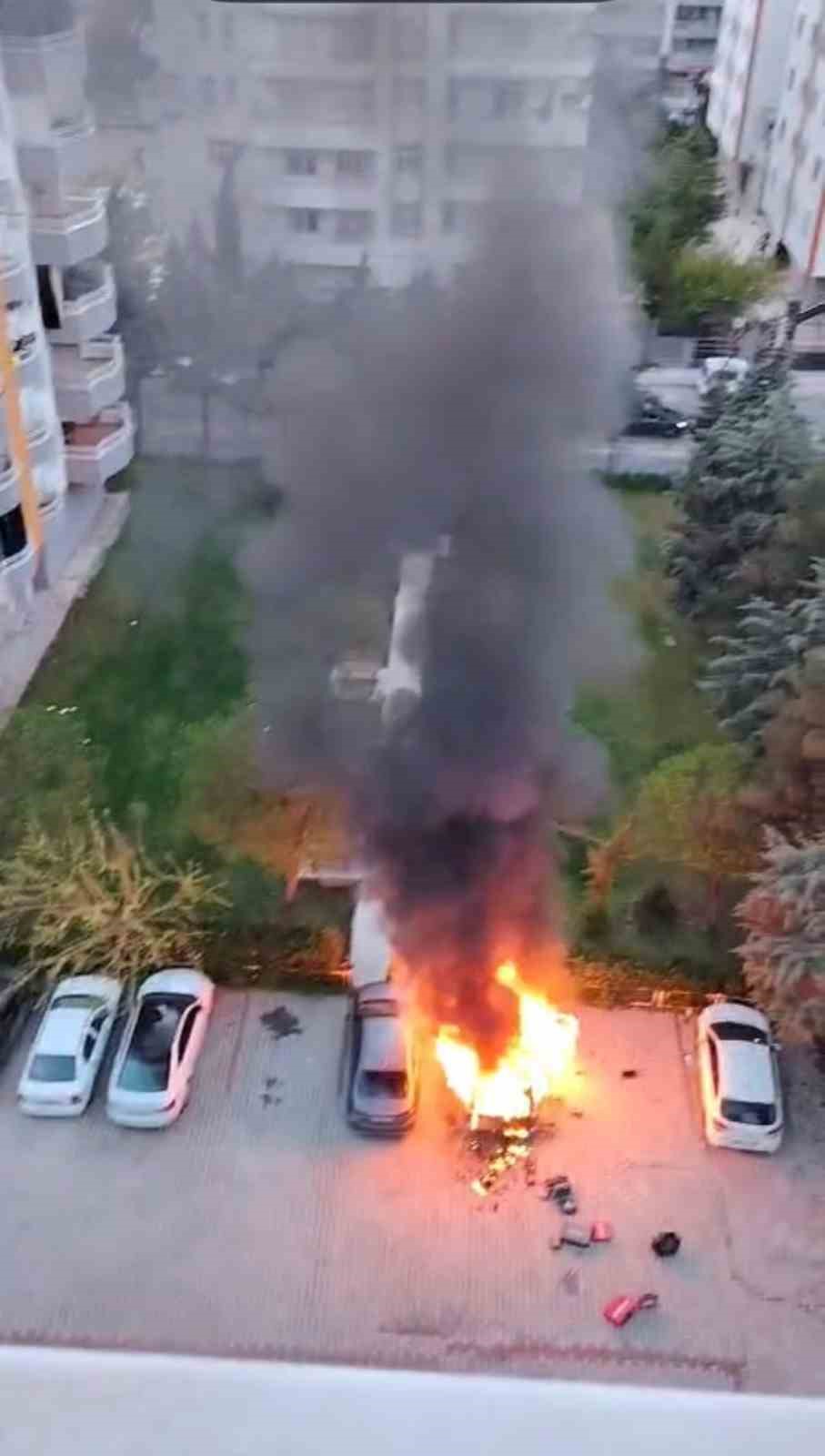 diyarbakirda site icinde korkutan yangin alevler metrelerce yukseldi binadakiler tahliye edildi 3