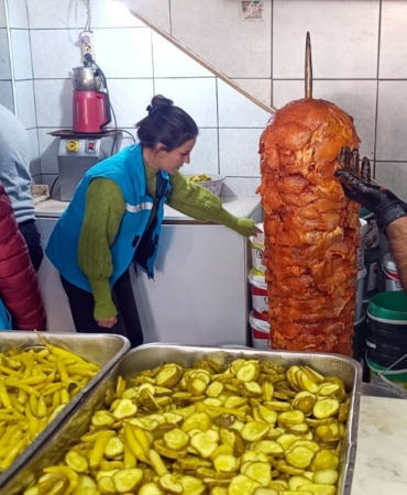 diyarbakirda-son-kullanma-tarihi-gecmis-426-kilo-urun-imha-edildi-1tfFr3dO.jpg