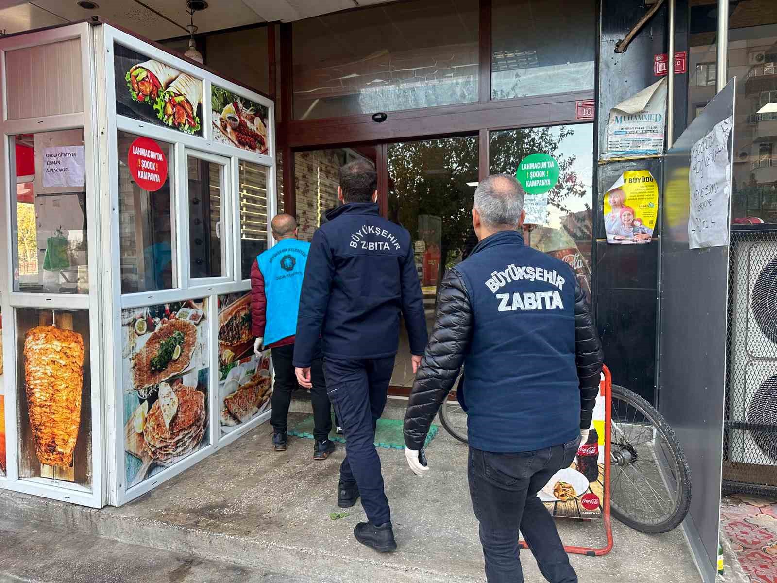 diyarbakirda son kullanma tarihi gecmis 426 kilo urun imha edildi 2 FGrwjR6D