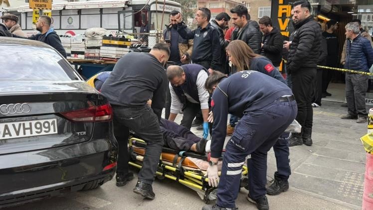 Diyarbakır’da ’tadilat’ nedeniyle çıkan silahlı kavga kameraya yansıdı 5 diyarbakirda tadilat nedeniyle cikan silahli kavga kameraya yansidi 1 CT5DyIGh