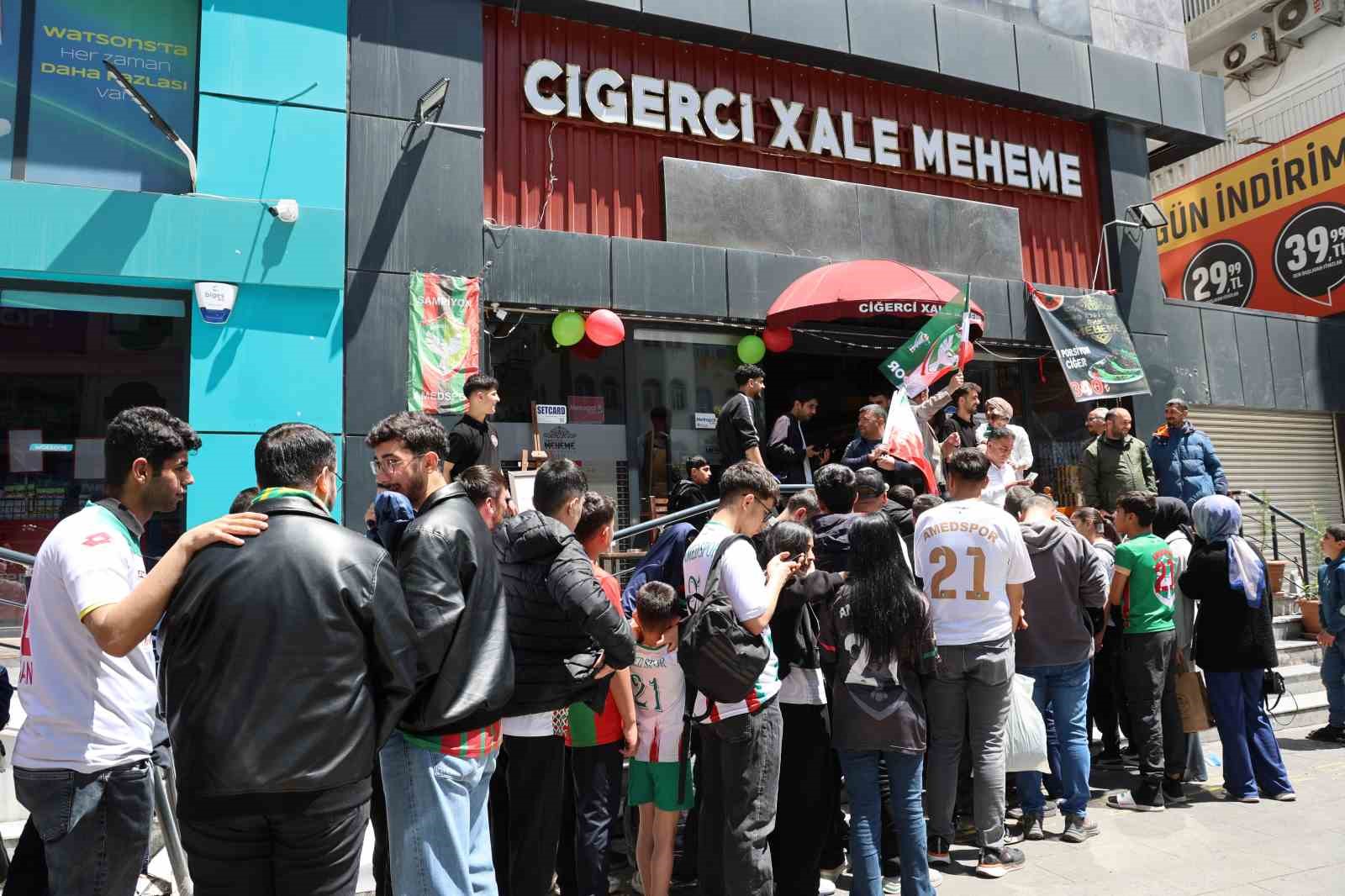 diyarbakirda taraftara 121 porsiyon ciger 5 liradan verildi 2 uRdI3LRX