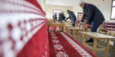 diyarbakirda-taziye-evlerine-732-sedir-ve-bin-464-sehpa-ucretsiz-dagitildi-dlyt2vqq.jpg