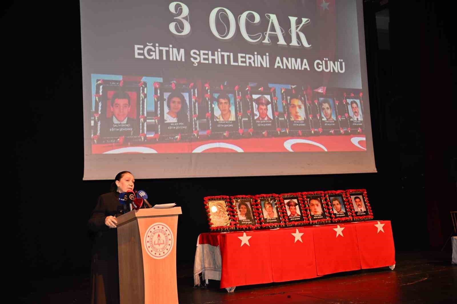 diyarbakirda teror saldirisinda hayatini kaybedenler anildi 1 qntSkIHy
