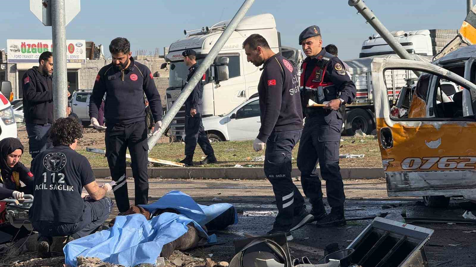 diyarbakirda tir ve iki araci bicti 2 olu 3 yarali 2 udrJ2mPC