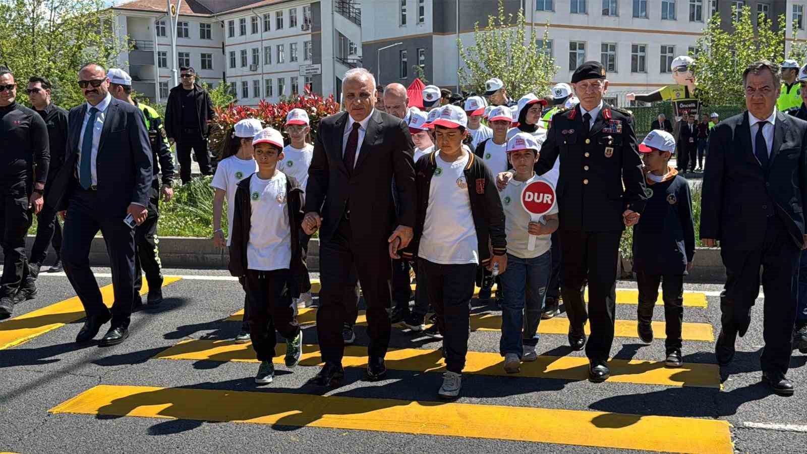 diyarbakirda trafik haftasi cesitli etkinliklerle kutlandi 0 QPm6hsQs