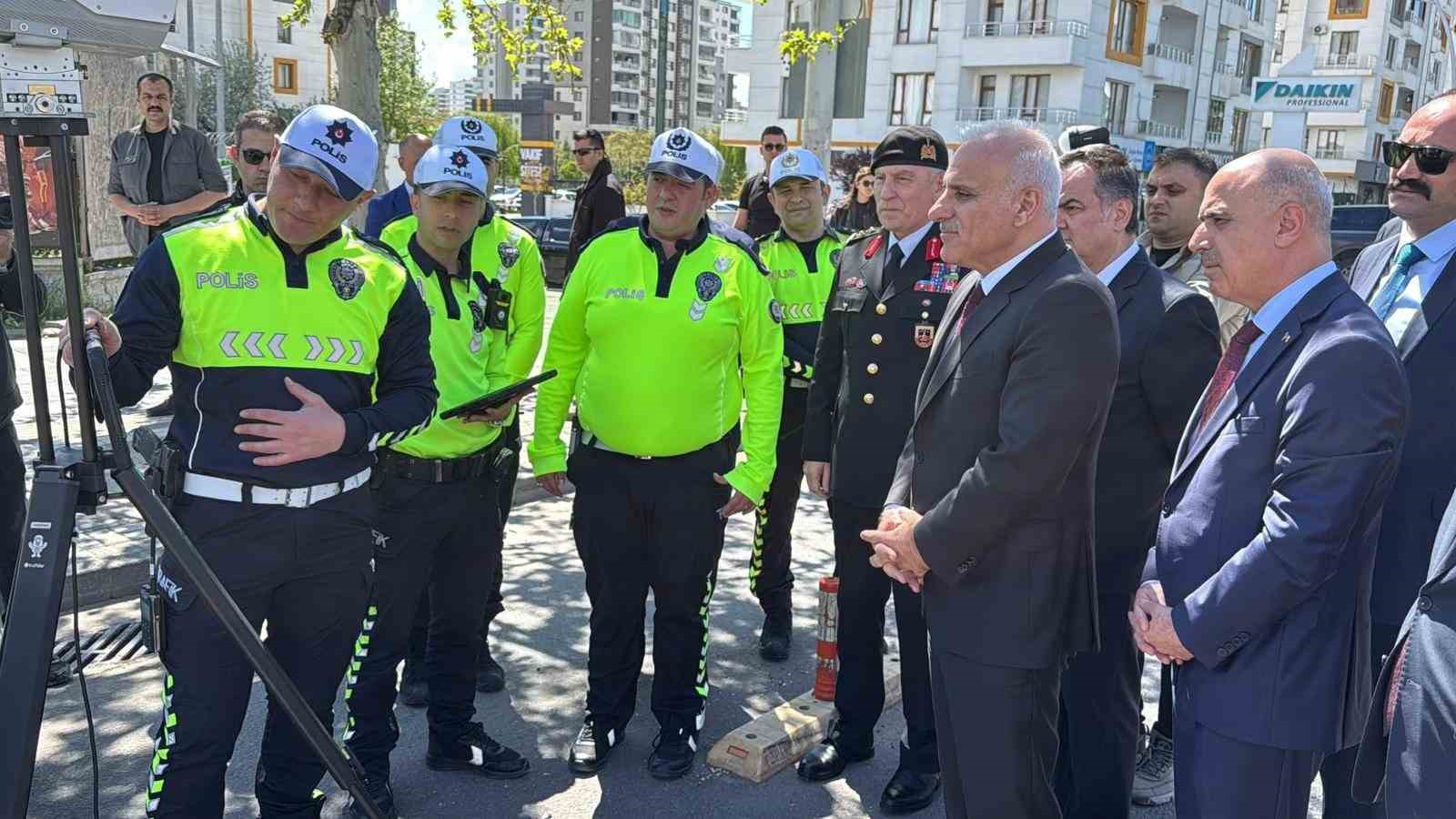 diyarbakirda trafik haftasi cesitli etkinliklerle kutlandi 4 BzUnAaBv