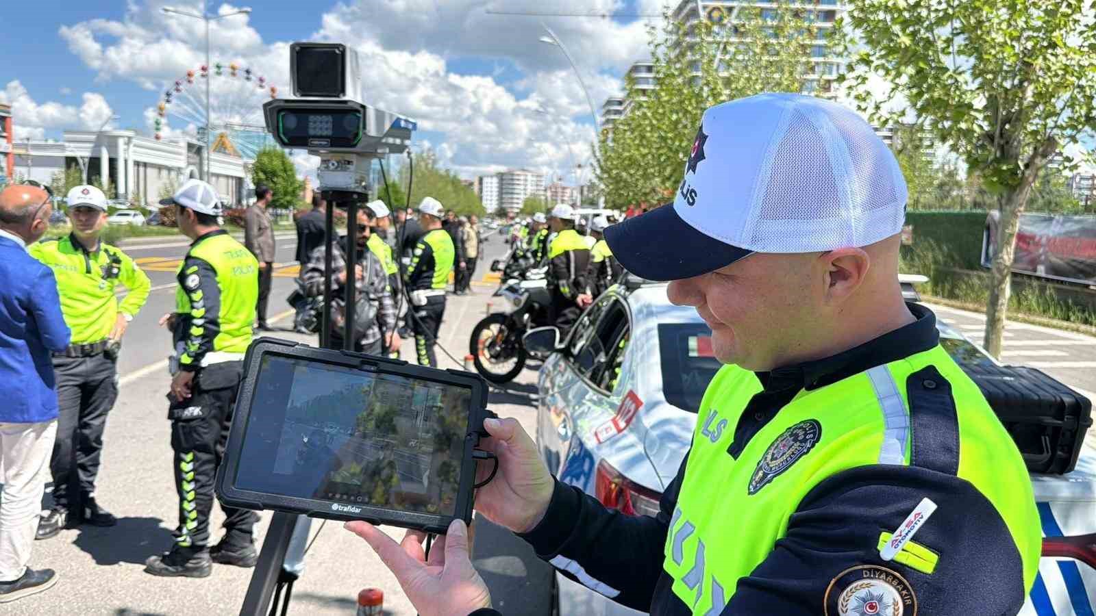 diyarbakirda trafik haftasi cesitli etkinliklerle kutlandi 5 h6kjGRBR
