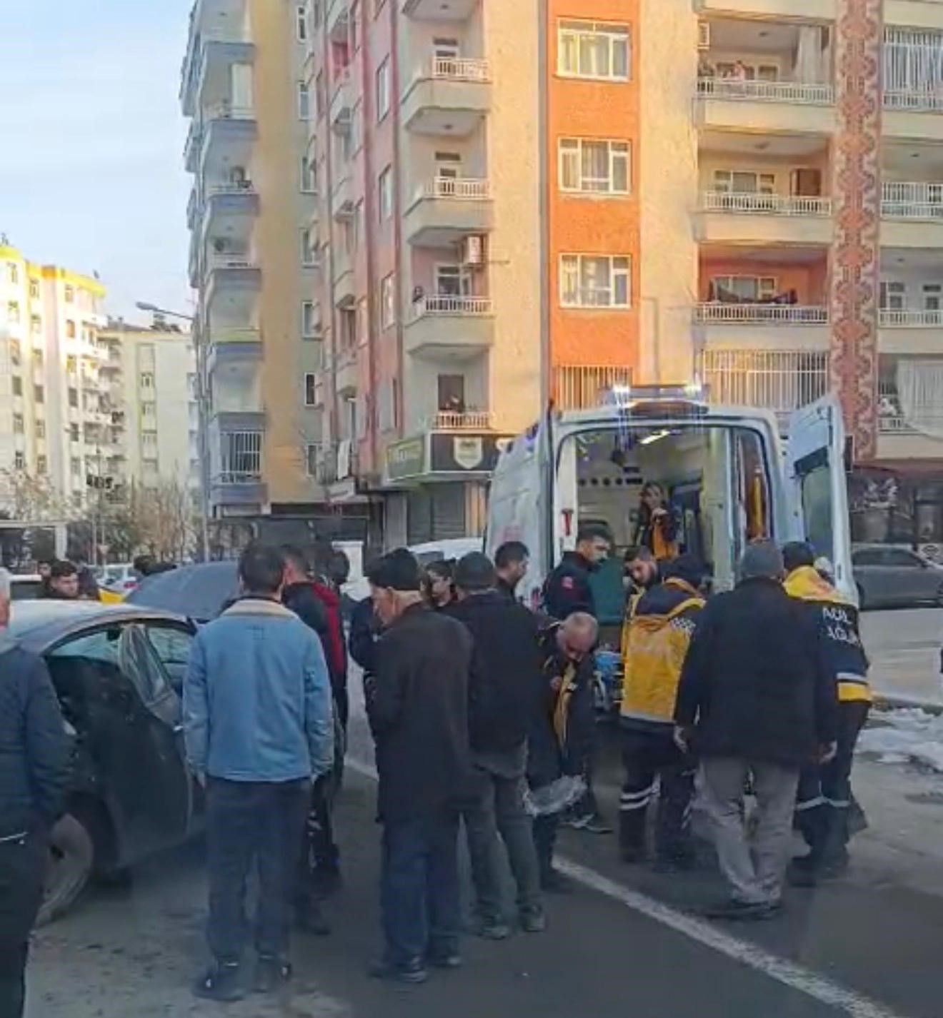 diyarbakirda trafik kazasi 2 yarali 2 bsVCL2IH