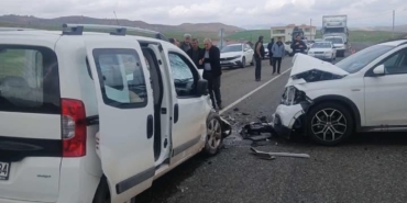 diyarbakirda-trafik-kazasi-6-yarali-OCmEWsJZ.jpg