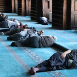 diyarbakirda-turistler-sicak-havadan-korunmak-icin-camilere-sigindi-uvvVJbPQ.jpg