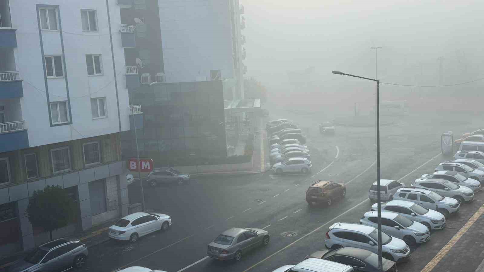 diyarbakirda ucak seferlerine sis engeli 2 EmMKLQWM