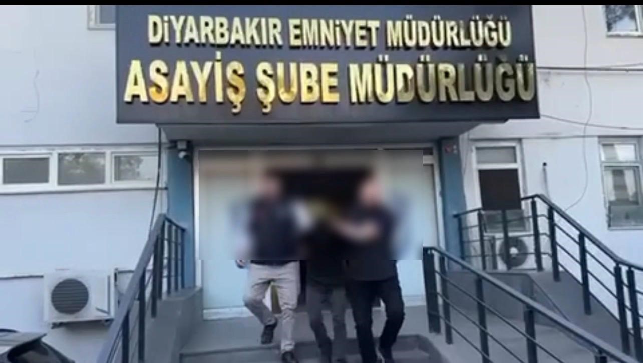 diyarbakirda yapi kredi atmsi ve bazi is yerlerini kursunlayan 3 supheli yakalandi 0 AwUUNZJN