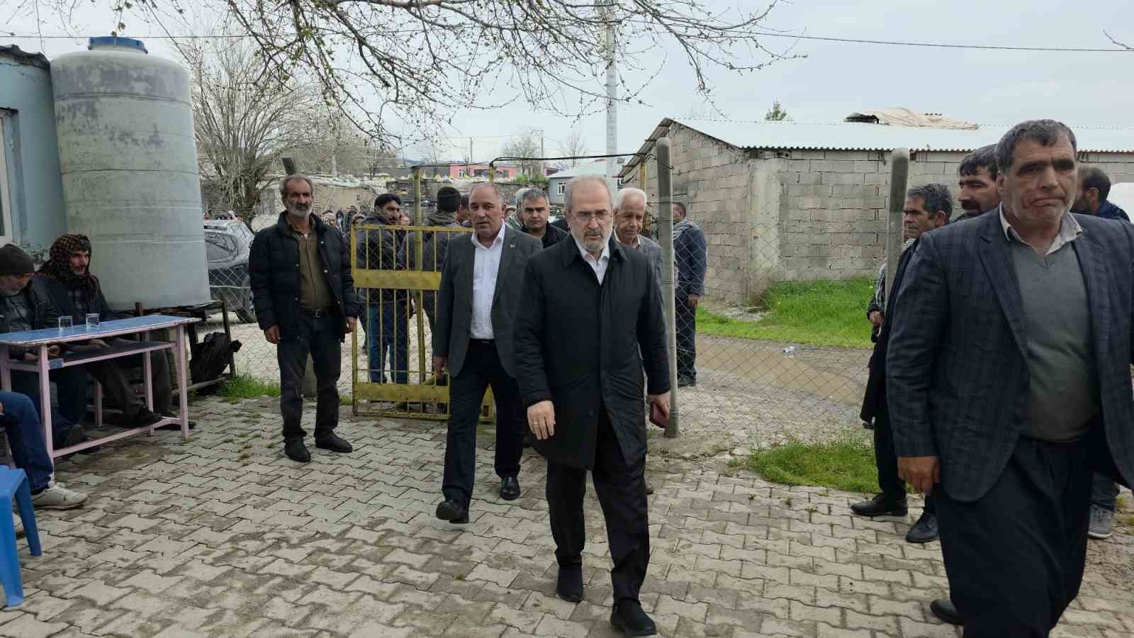 diyarbakirda yildirim carpmasi sonucu olen cocuklarin aileleri taziyeleri kabul ediyor 1 iPwJ44iM