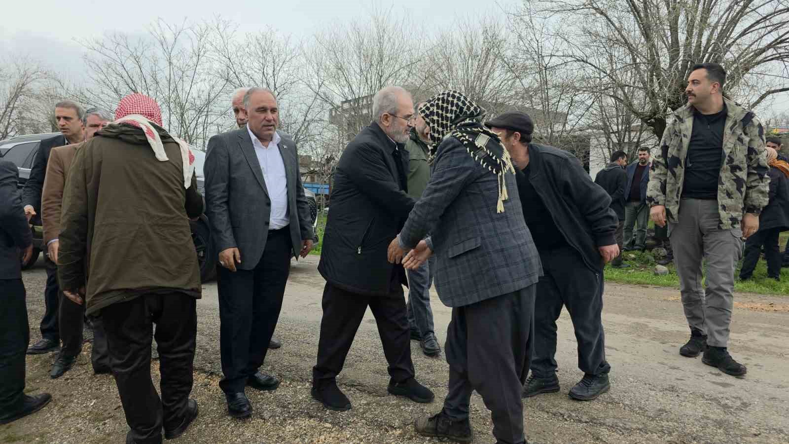 diyarbakirda yildirim carpmasi sonucu olen cocuklarin aileleri taziyeleri kabul ediyor 2 IHm8tQUR