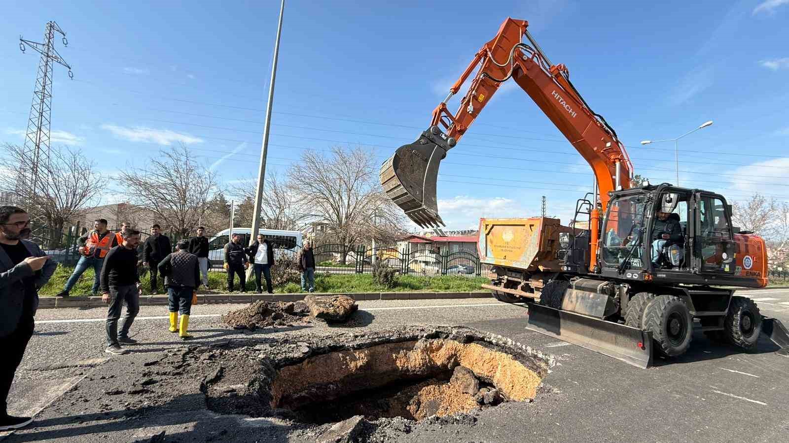 diyarbakirda yol coktu facianin esiginden donuldu 1 QdBfAl7E