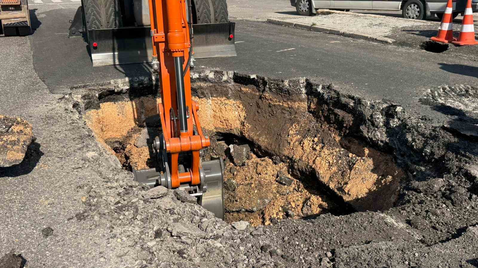 diyarbakirda yol coktu facianin esiginden donuldu 3 D63Xf6S1