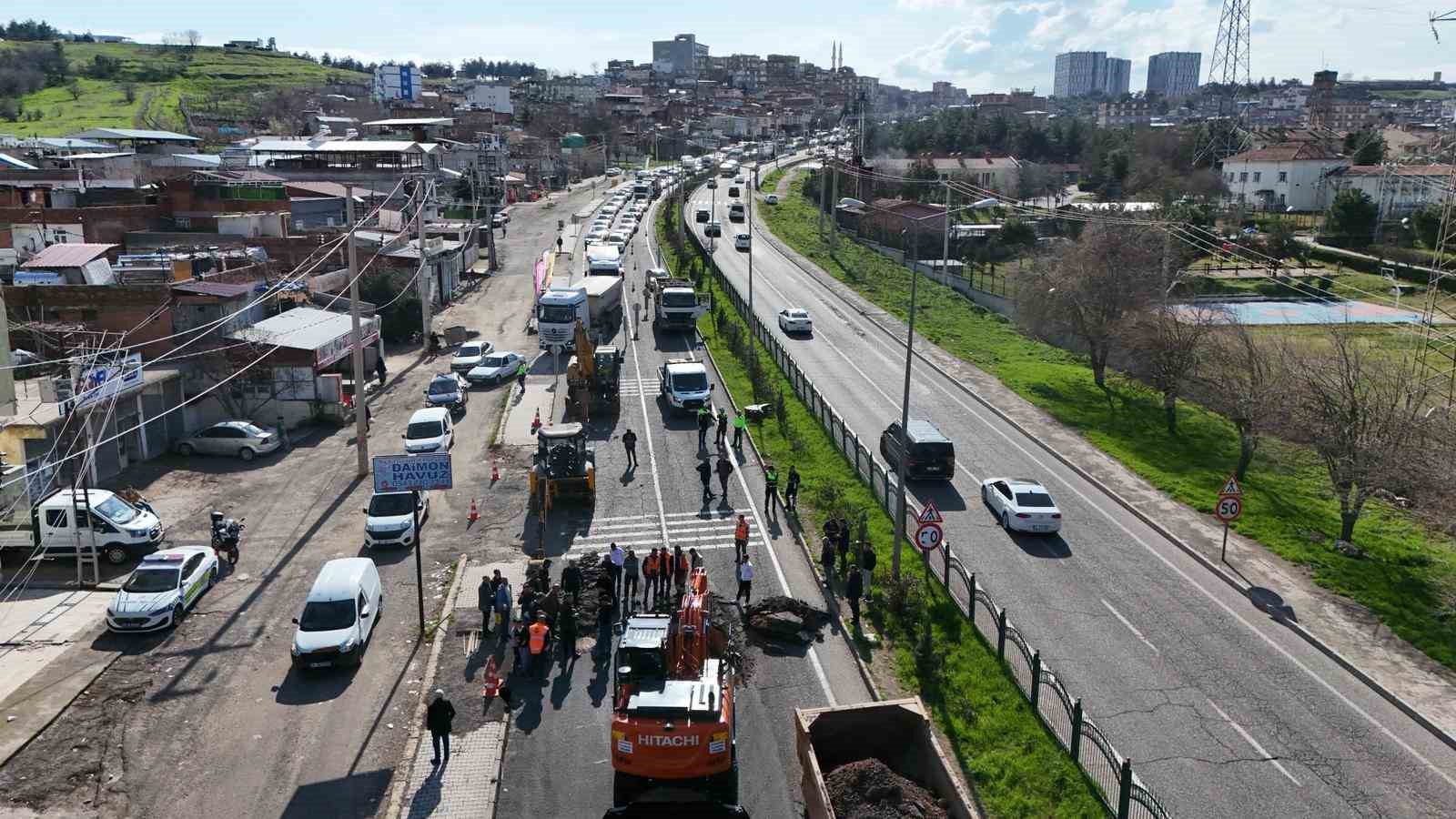 diyarbakirda yol coktu facianin esiginden donuldu 5