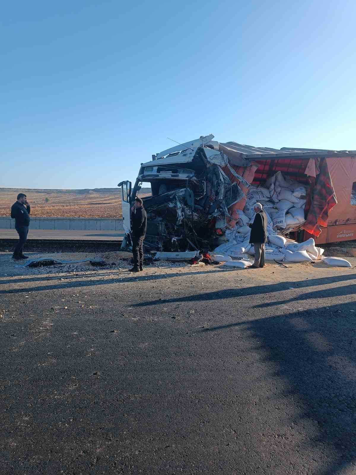 diyarbakirda zincirleme trafik kazasi 3 yarali 4 C79djcCy