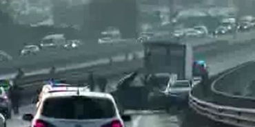 diyarbakirda-zincirleme-trafik-kazasi-5-yarali-Bt7Wgh8t.jpg