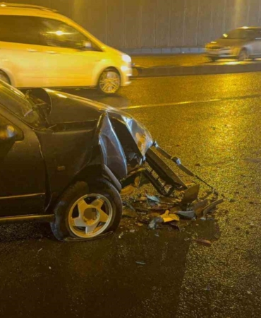 diyarbakirda-zincirleme-trafik-kazasi-trafik-durma-noktasina-geldi-3-kisi-yaralandi-f7ZKPdOp.jpg