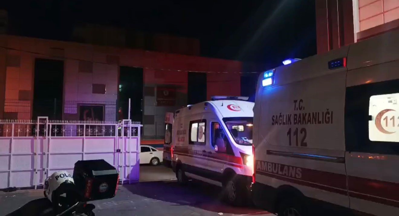 diyarbakirdaki bir dugun salonunda cikan kavgada 2 kisi yaralandi 0 73wh12Ou